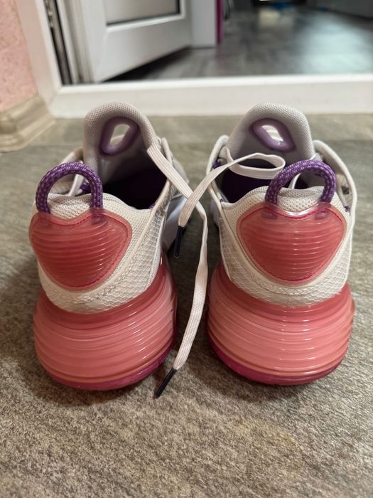 Дамски маратонки Nike 290