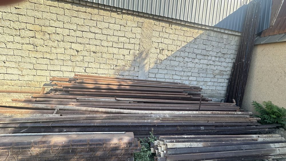 Продам б/у российские трубы, уголки в отличном состоянии!
