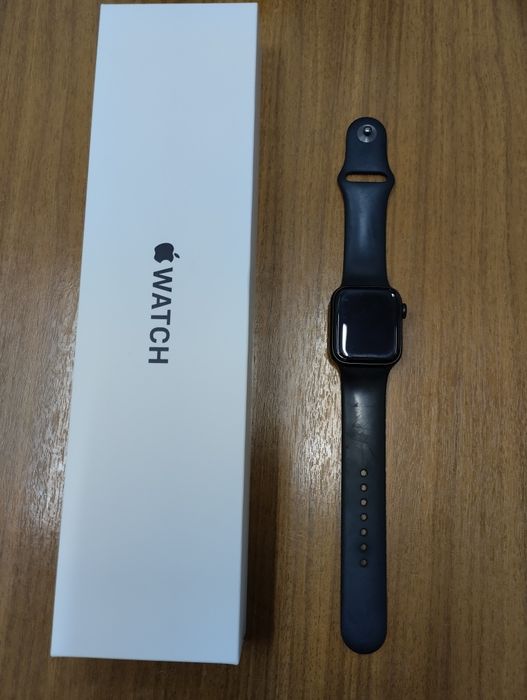 Продам Apple Watch SE 40mm