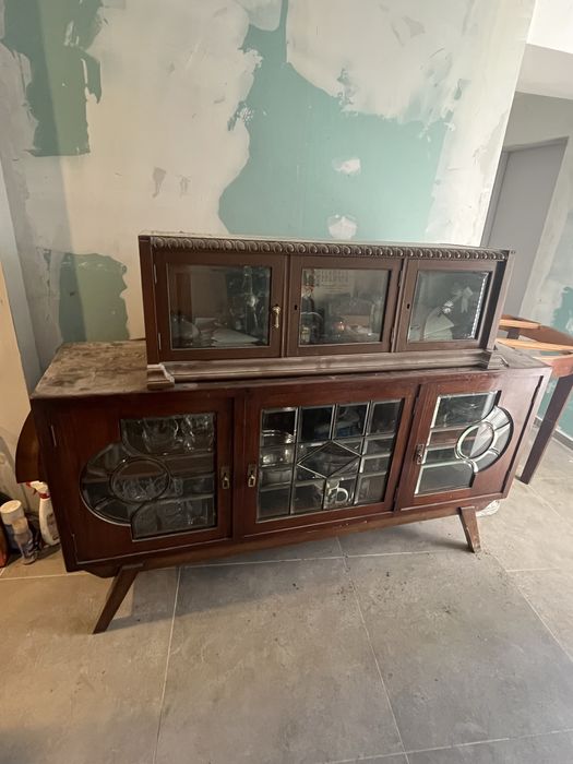 Старинни бюфети два броя