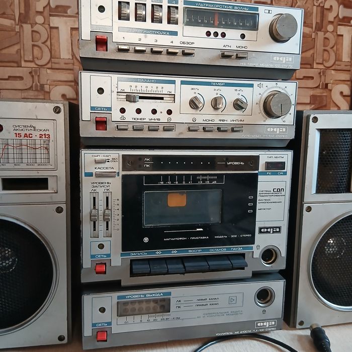 Продам магнитофон Ода ссср