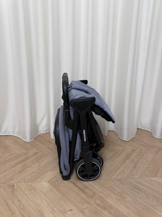 Продам детскую коляску бренда easy walker