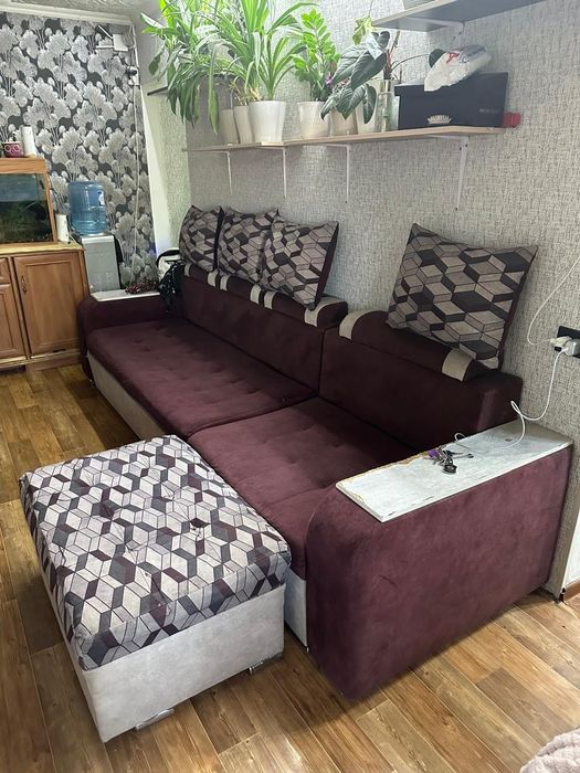 Продам диван срочно