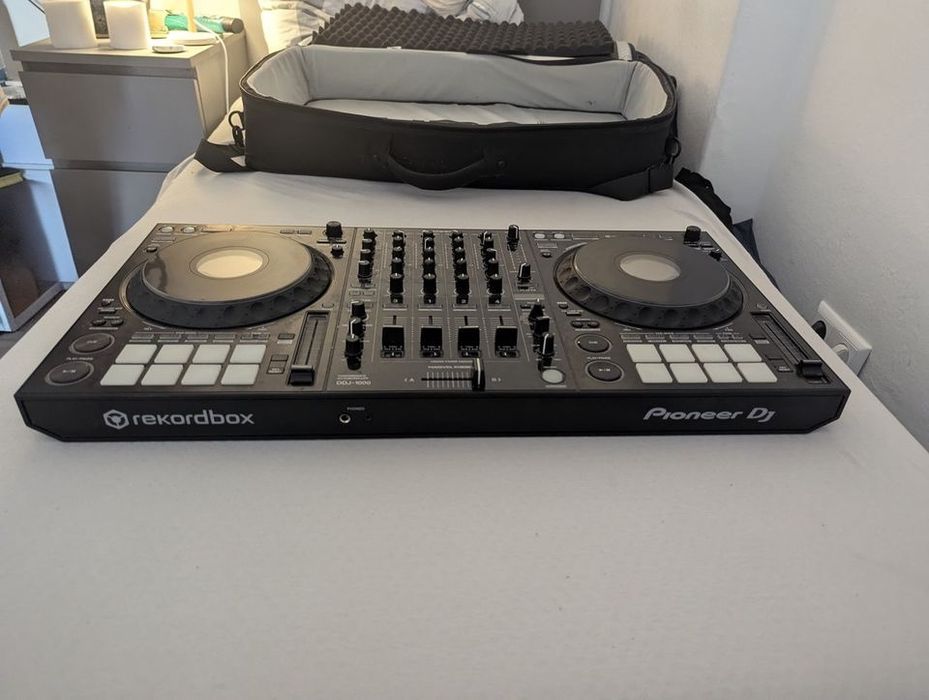 DDJ-1000 Pioneer DJ контролер + калъф за носене