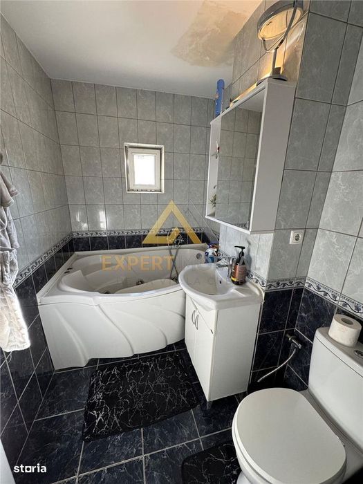 Apartament de vanzare 3 camere + garaj Str. Moldovei