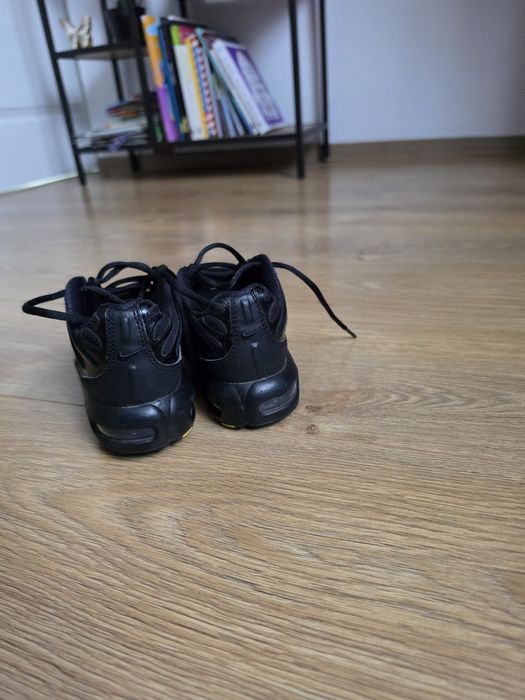 Pantofi Nike 31,5 și Crocs