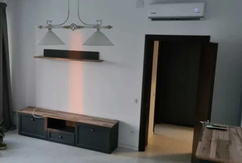 Дава се под наем Двустаен апартамент в Пловдив, Изгрев - 60 кв.м за 340 € - Снимка #2