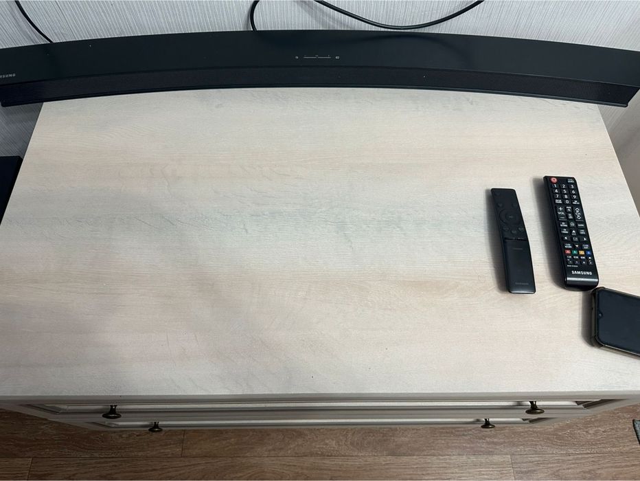 Продам тумбу под телевизор