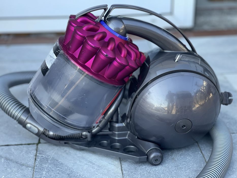 Прахосмукачка DYSON Ball DC33