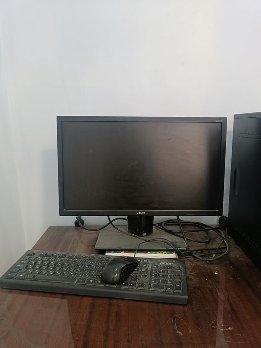 noutbuk Acer firma kelishiladi narxini 1 mln 300 deyabman urganch