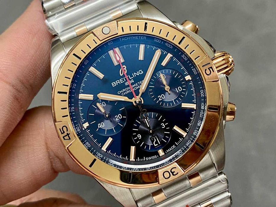 Автоматичен мъжки часовник Breitling Chronomat B01 42