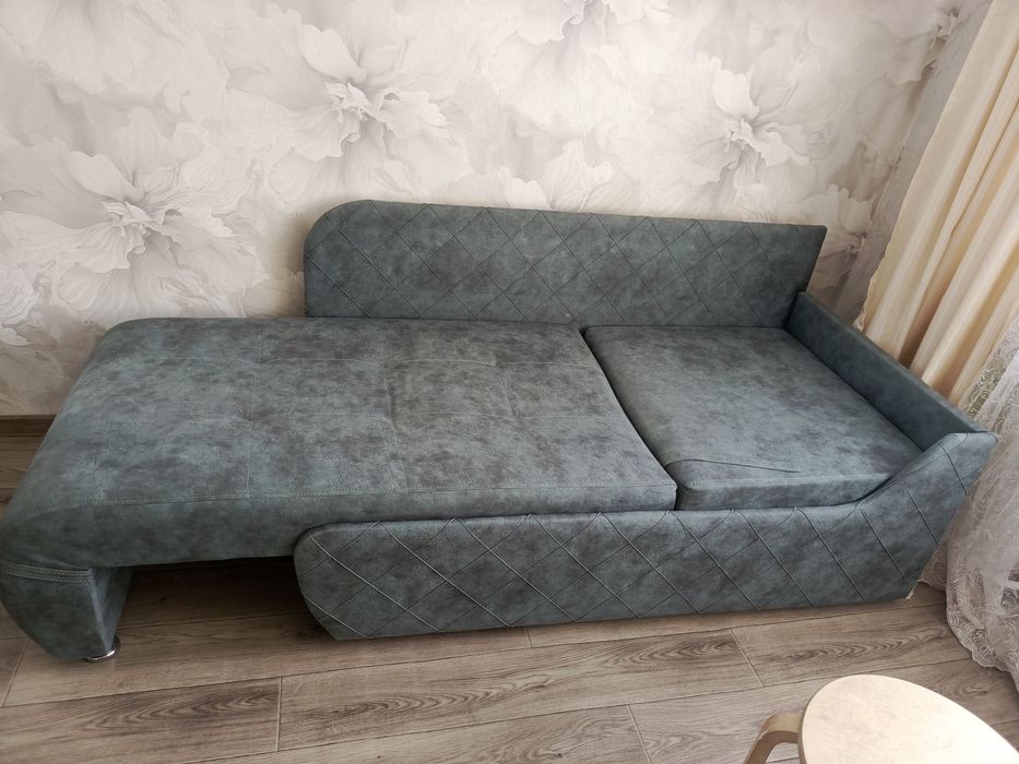 Продам подростковый диван