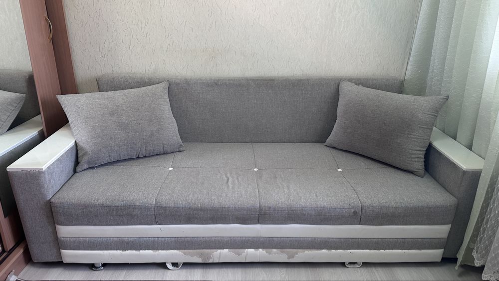 Продам диван серый