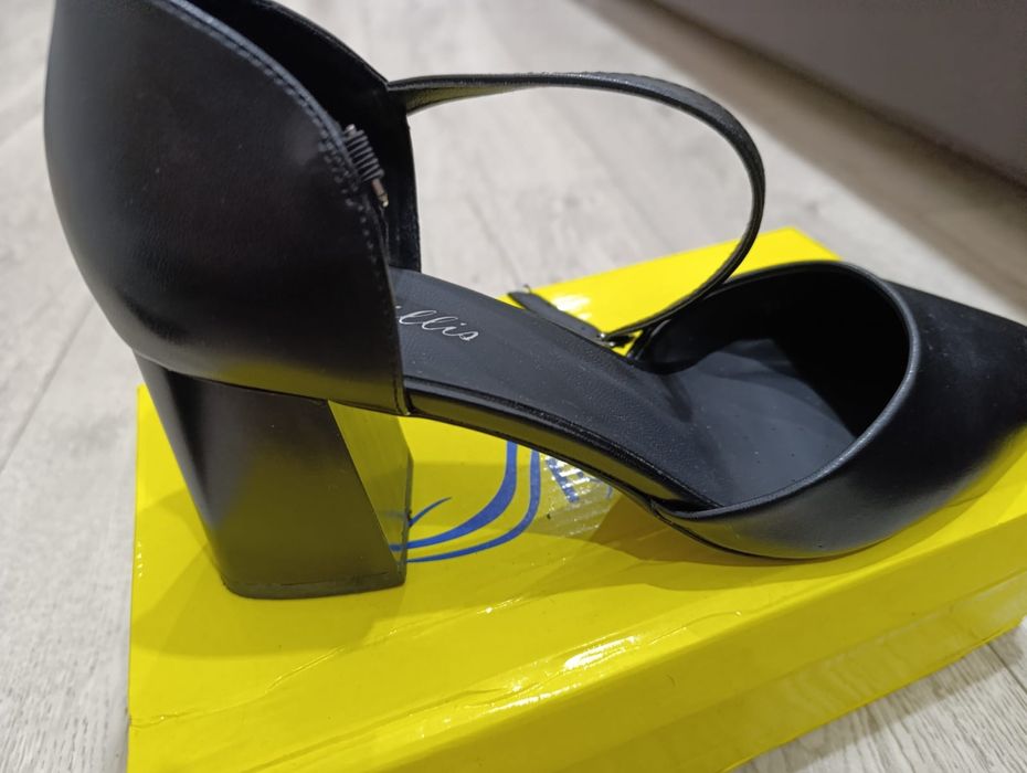 Продаю новые туфли