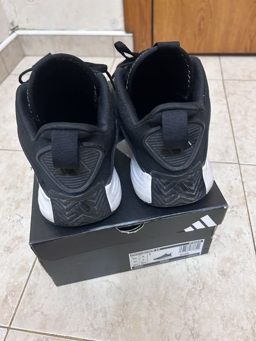 Маратонки Adidas Own the game