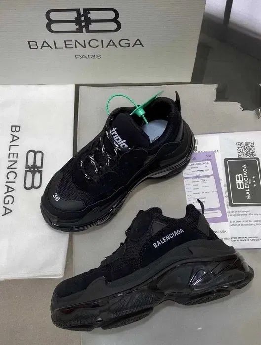 Balenciaga triple S *calitate premium*