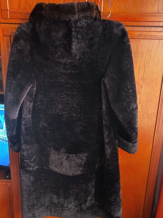 Продам мутоновую шубу, плащ