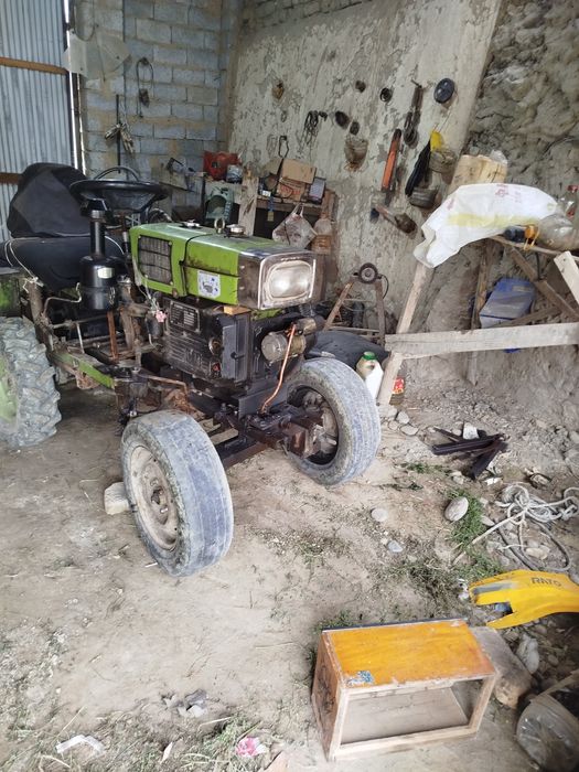 Mini traktorcha sotiladi 18 ot kuchi