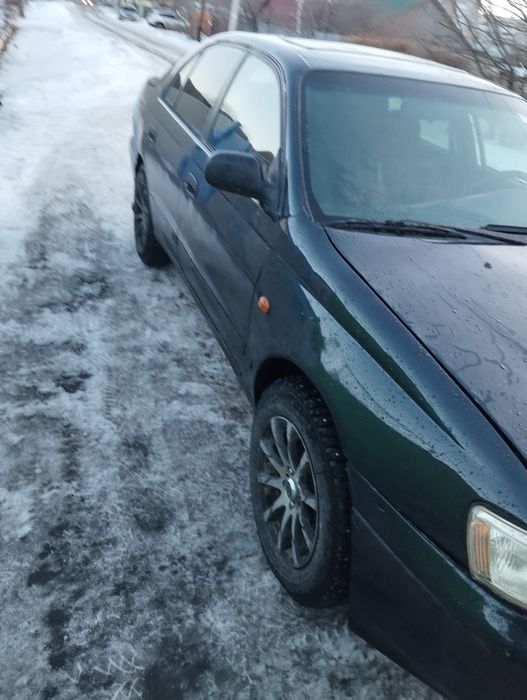 Продам авто таета карина е.