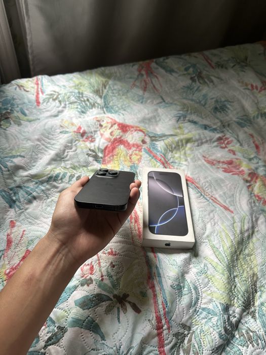 Продаю iPhone 16 Pro в отличном состояние