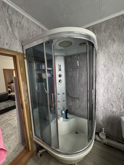 Продам душевую кабину