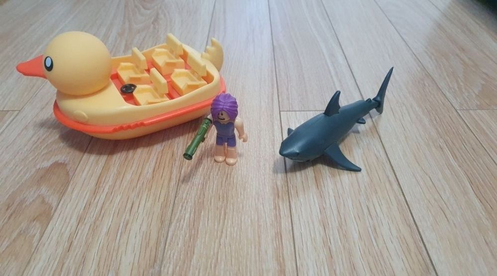 Set Roblox Celebrity Collection Sharkbite Duck Boat
