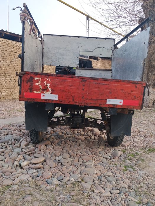 Моторолер Муравей