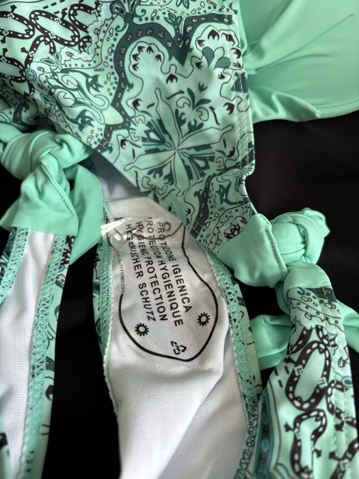 Продам купальник новый 80B