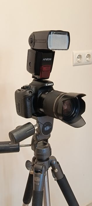 Kit Foto Complet Canon EOS 800D + Obiectiv Superzoom + Echipament Ilum