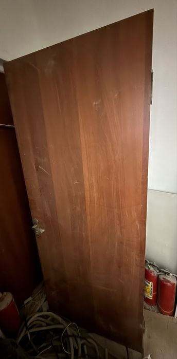 Отдам дверь бесплатно!