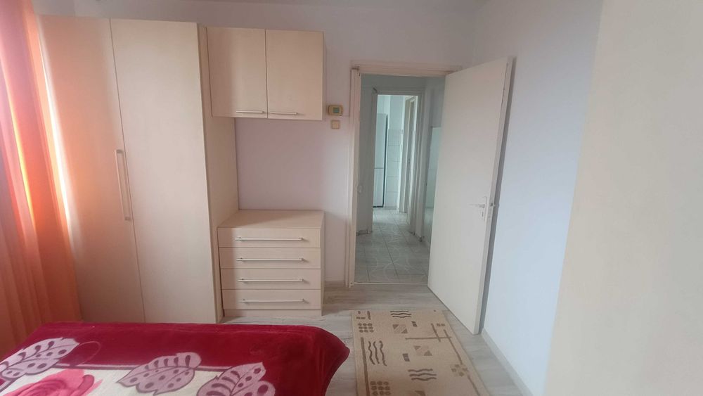 Proprietar, închiriez apartament de două camere în zona Astra