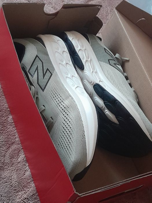 Adidas 42 noi în cutie