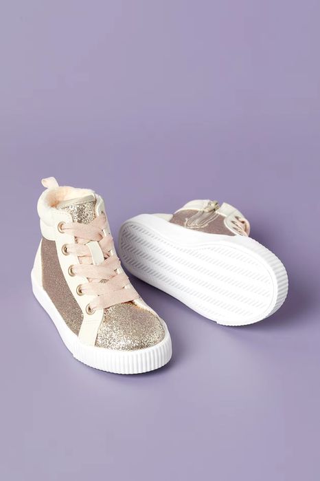 Продам ботинки дёшево для девочек