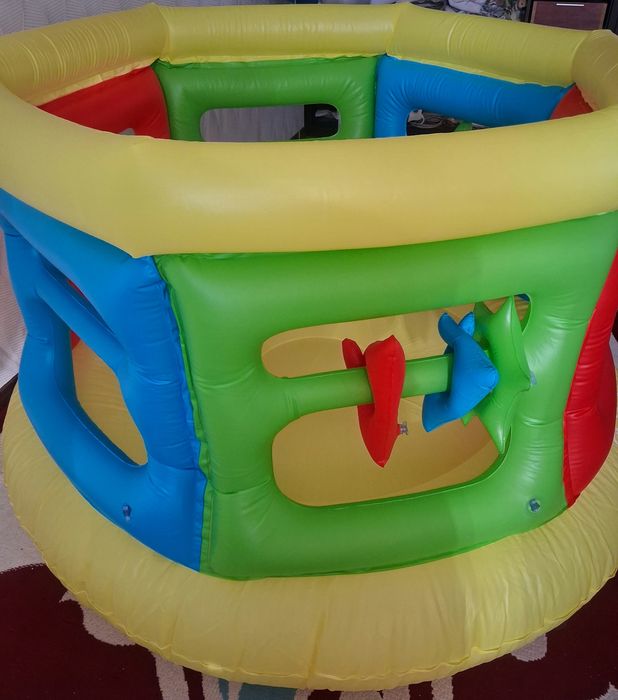 Детский надувной батут