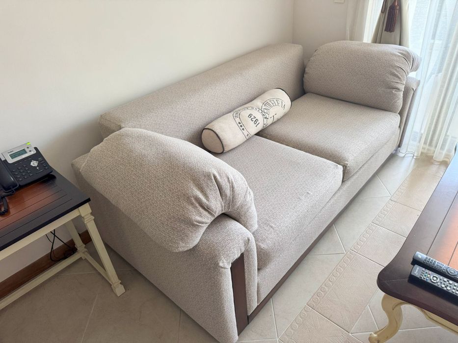 Диван- комфортен, масивен