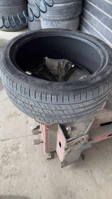 Авто шина 245/40/90