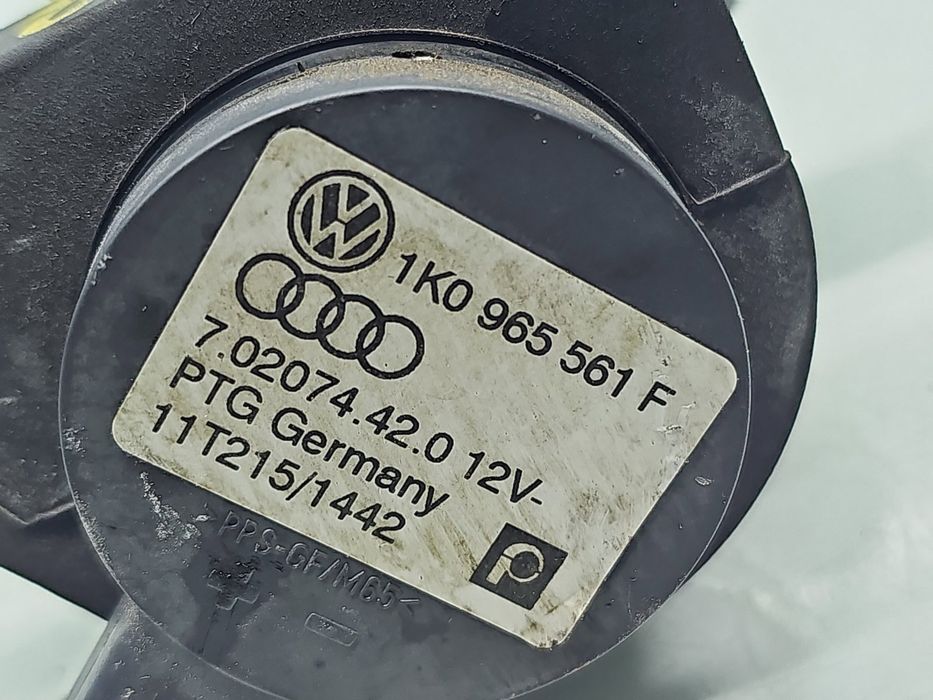 Pompa recirculare apa Volkswagen Golf 6 (5K1) [Fabr 2009-2013] 1K09655