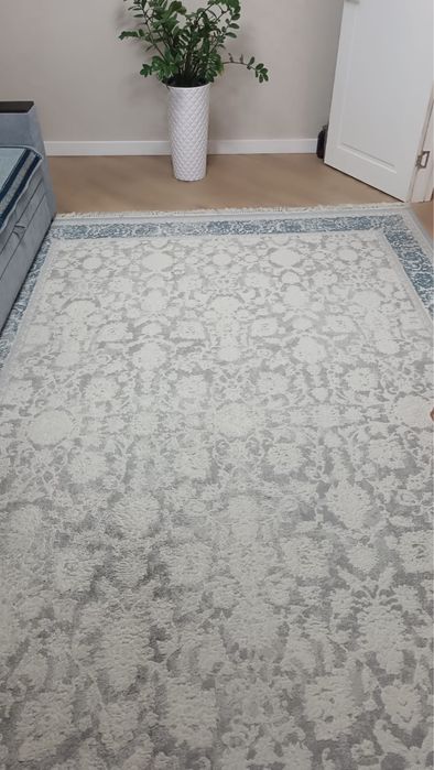 Продается палас голубом цвете