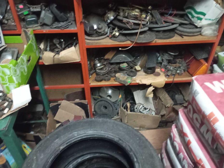 Продава Авточасти за руски Автомобили нови и втора ръка.