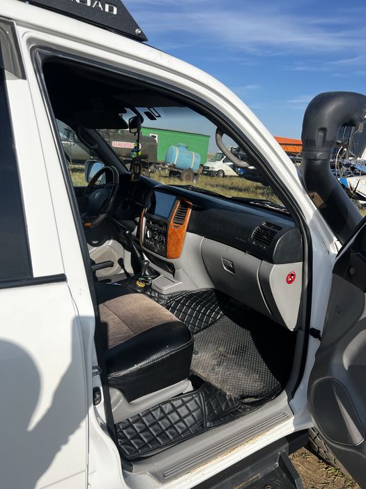 Toyota land cruiser 105