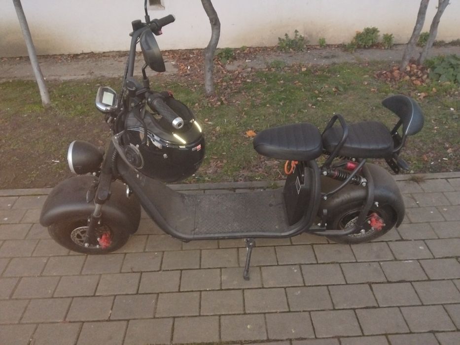 Vând motoscuter electric
