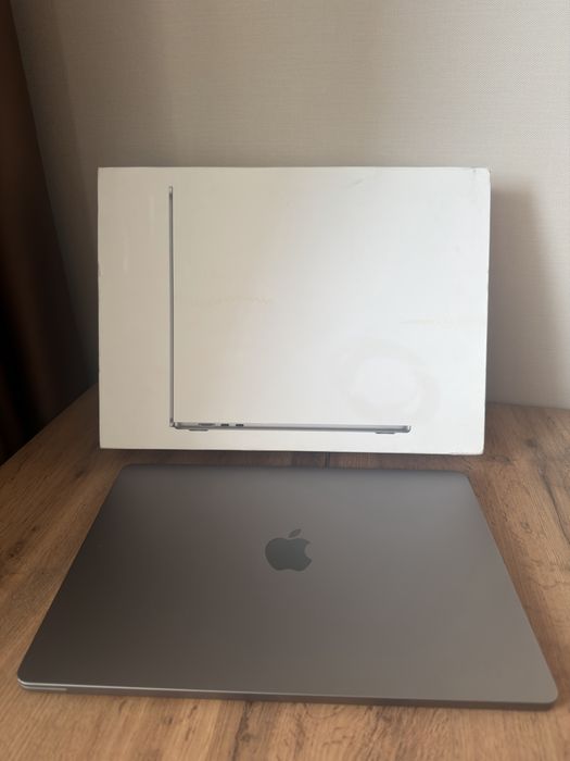 MacBook Air 15” M2 (2023), 8/256 ГБ