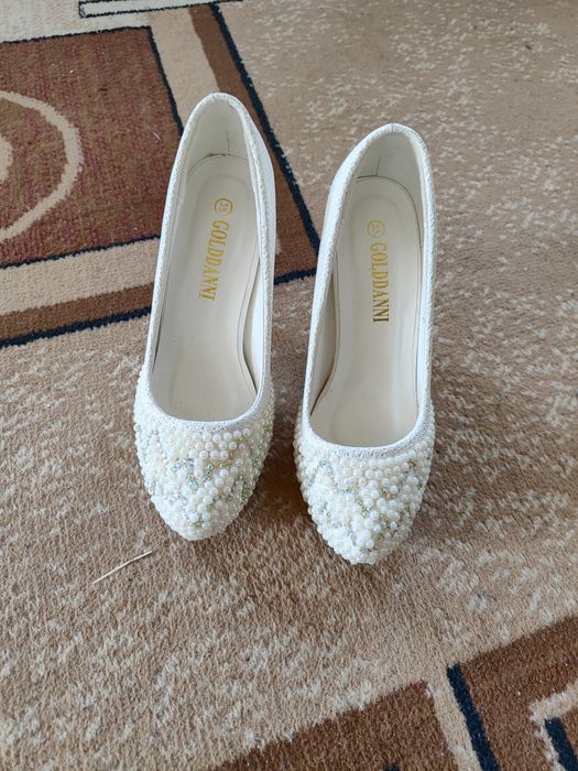 Женские туфли отдам даром