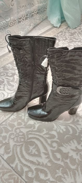 Сапоги демисезонные лакированные