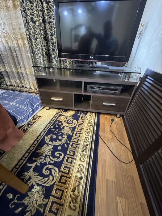 Подставка телевизор сотилади