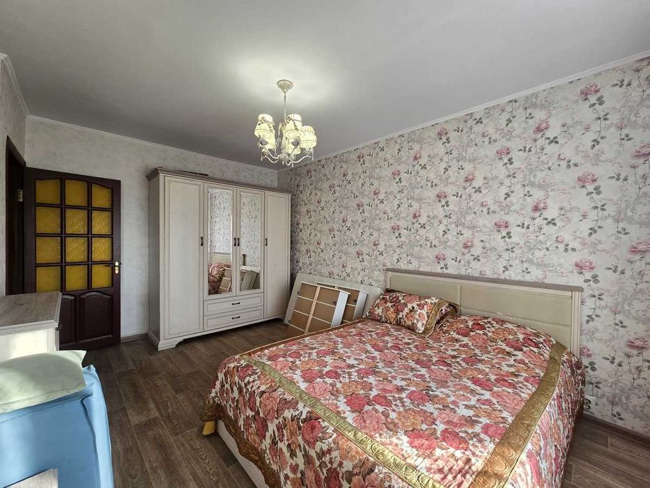 Продам 3-комнатную квартиру в Орбита-4 кирпичный дом