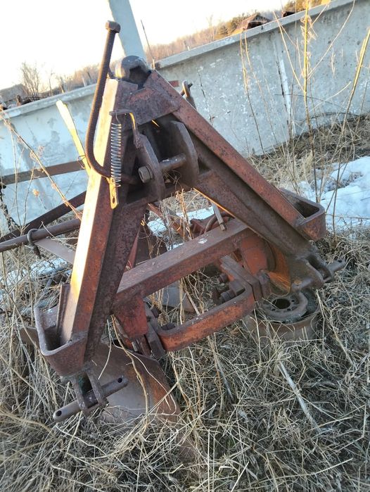 Плуг               ,