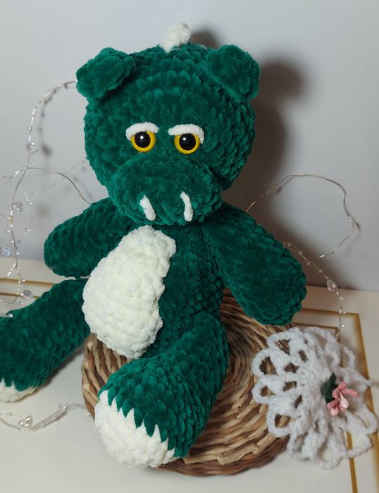 Вязаный динозаврик