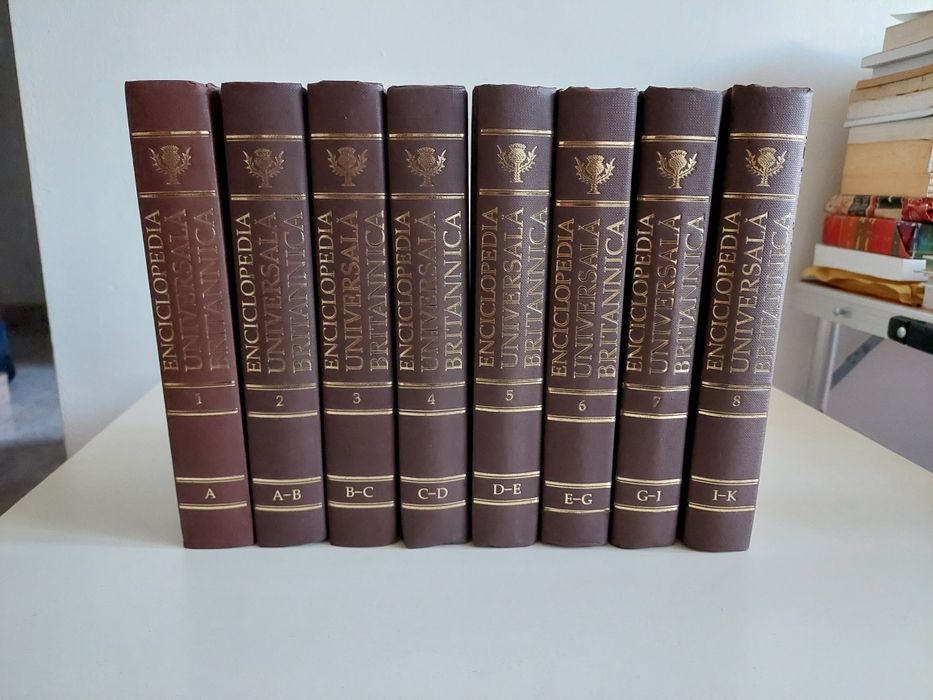 Enciclopedia universală Britanica - primele 8 volume impecabile