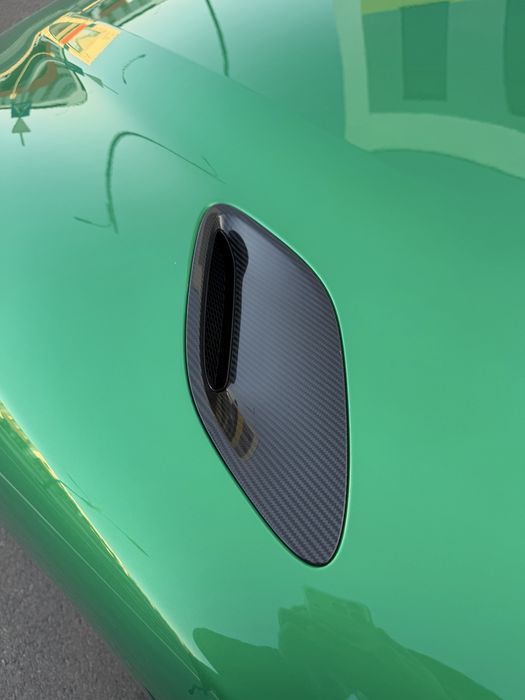 Xiaomi YU7 Max v nalichii